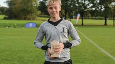 The young goalkeeper for AFC Wimbledon, 15-year-old Spike Brits, is eager to make his professional debut and is the target of many offers from Premier League teams, including Tottenham and Manchester United