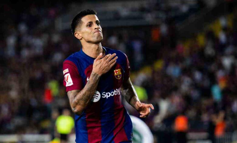 Barcelona trying to turn Cancelo 's loaned move into a permanent one-compressed