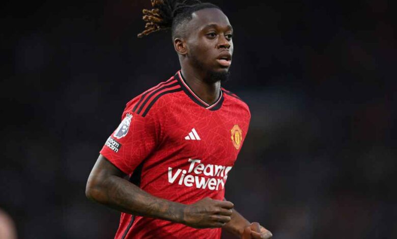 Manchester United in talks with Aaron Wan-Bissaka about a new contract-compressed